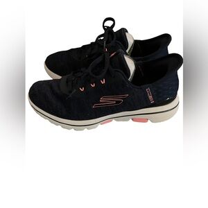 IN GOOD CONDITION! SKECHERS NAVY SLIP-INS SIZE 6.5